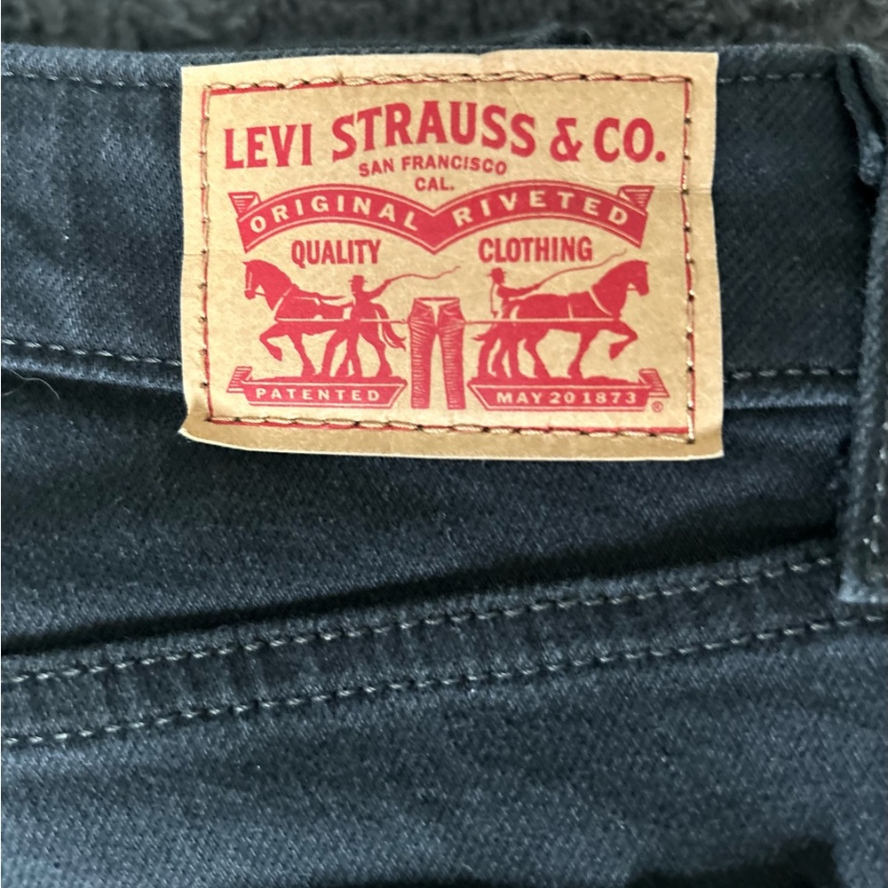 LEVI’s Classic Straight-Leg Women’s Jeans — Black - Picture 4 of 5